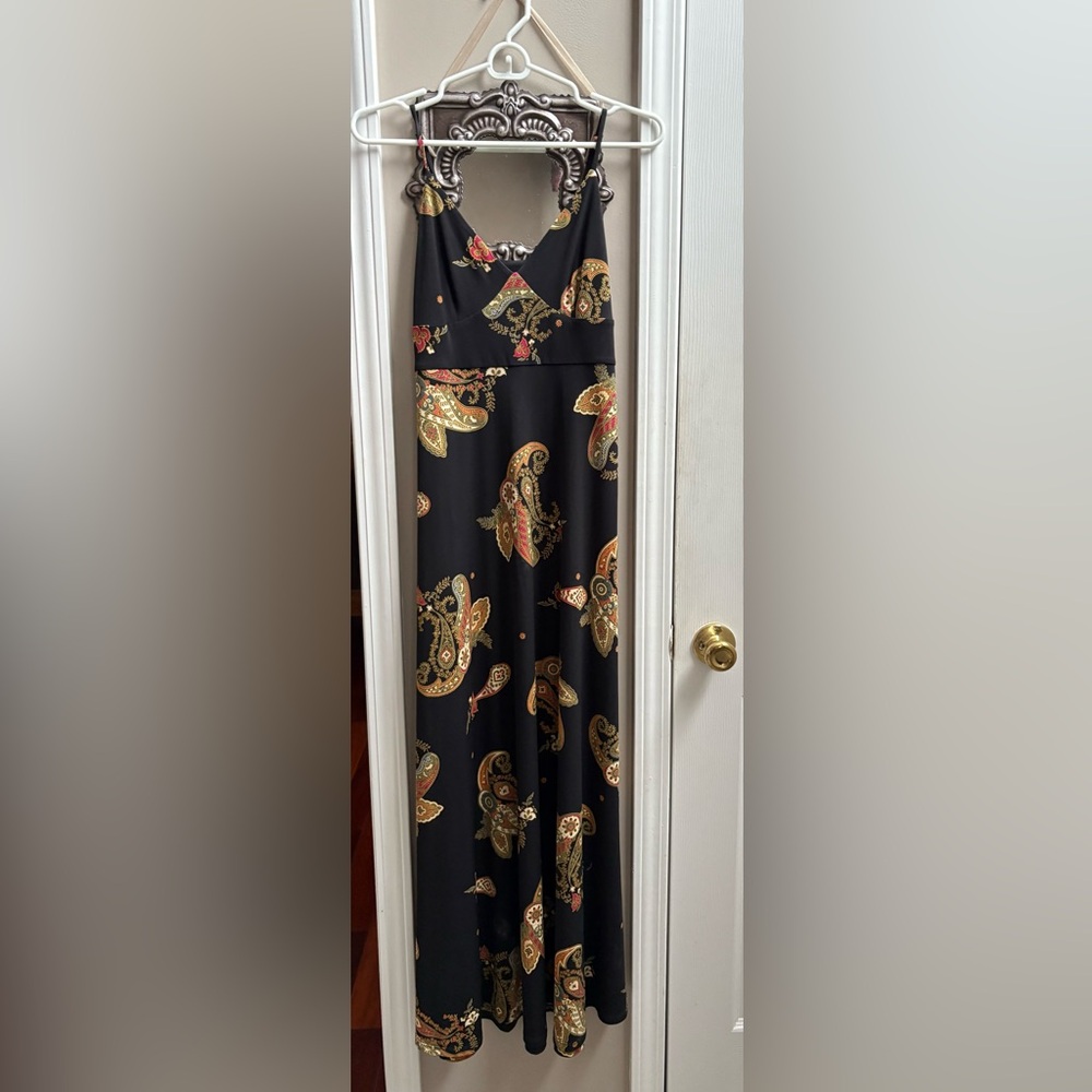 Vince Camuto Elegant Black Paisley Maxi Dress